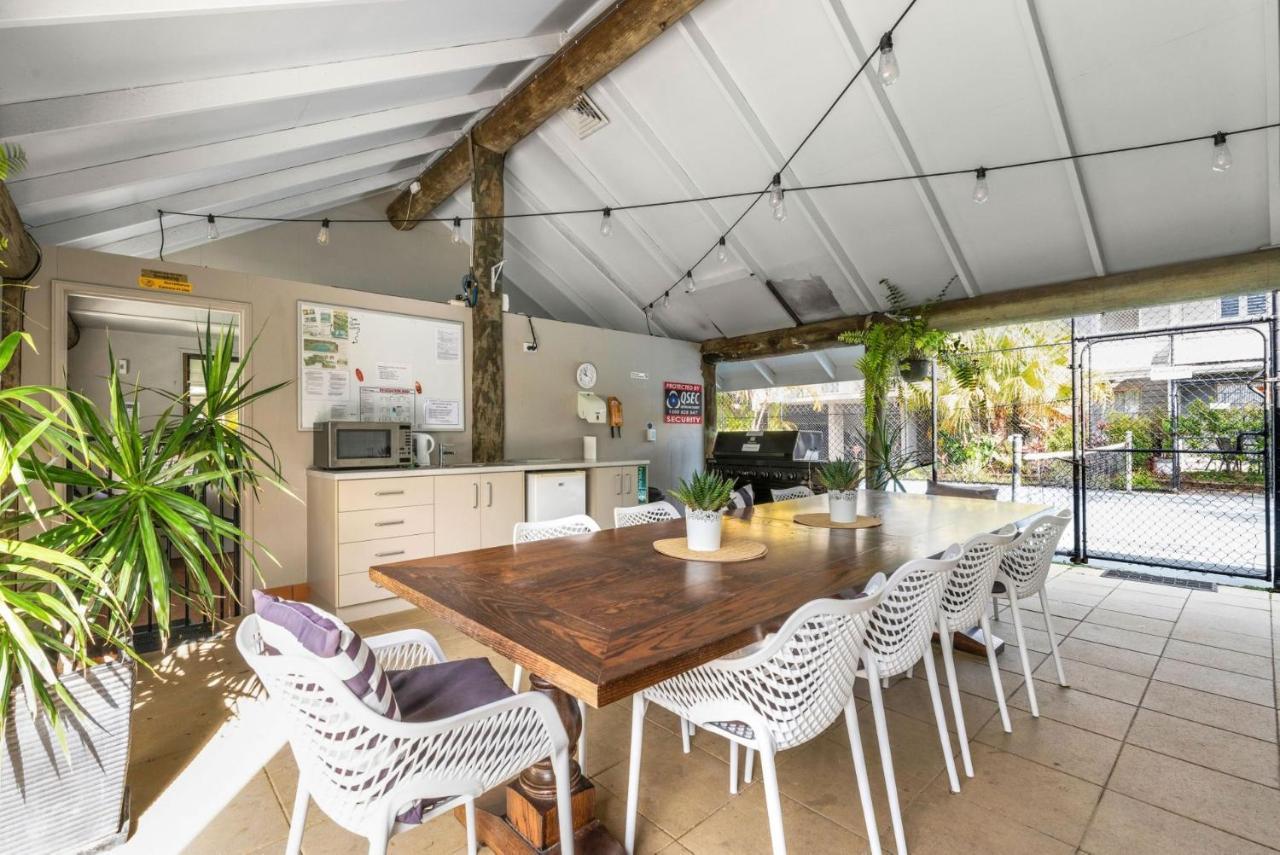 Pelican Beach Resort Noosaville Bagian luar foto